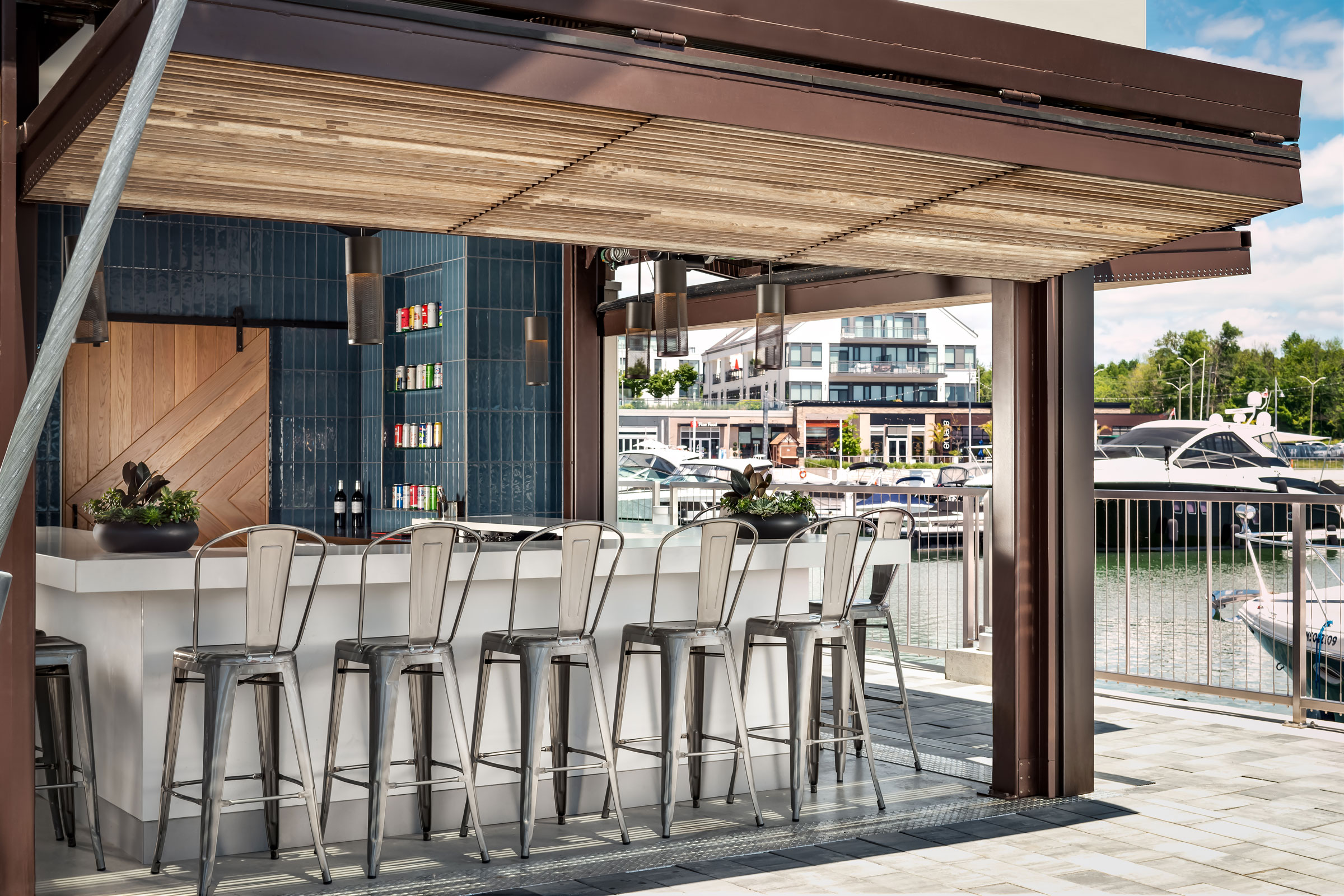 Pier Bar